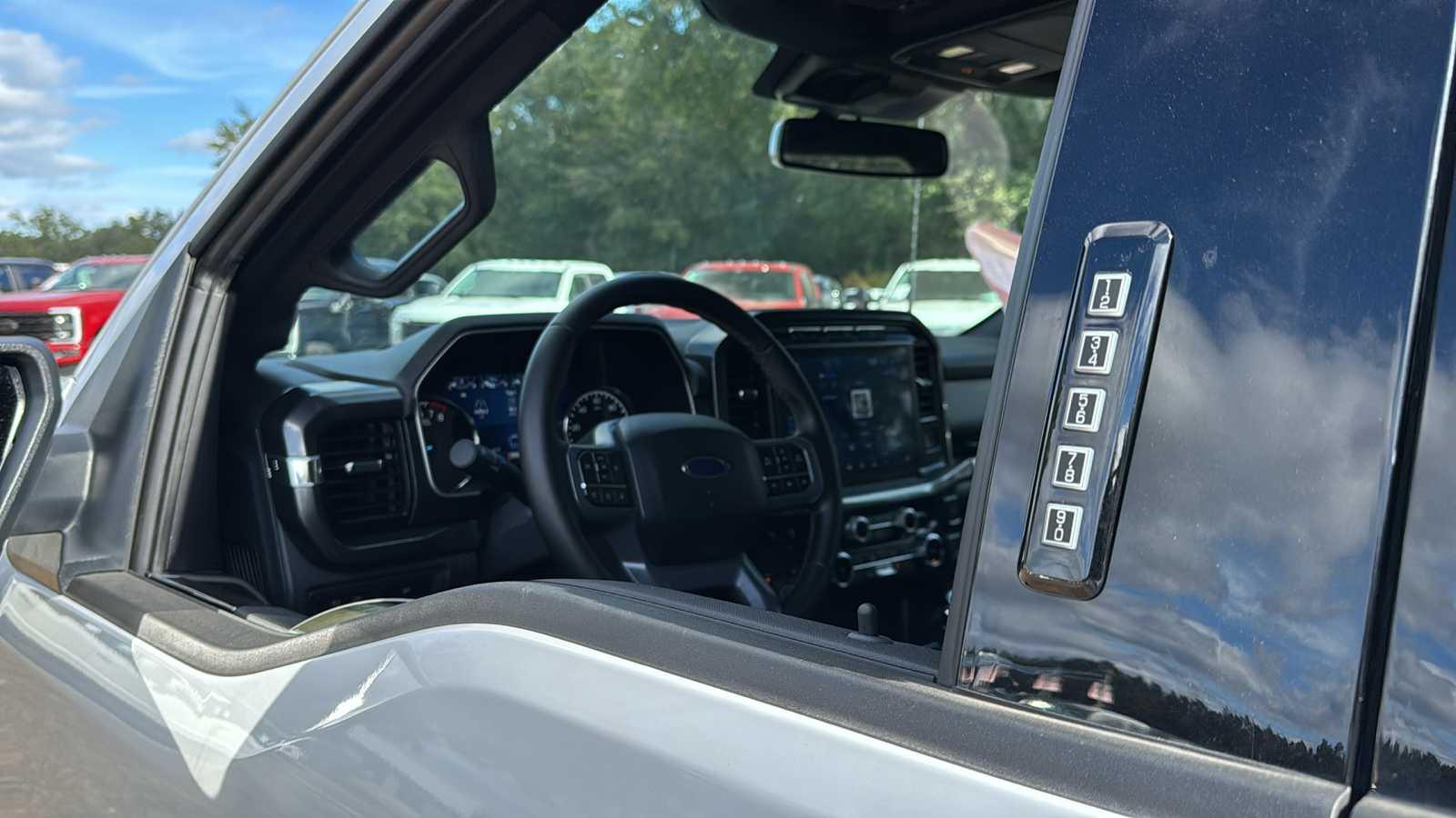 2023 Ford F-150 XLT 14