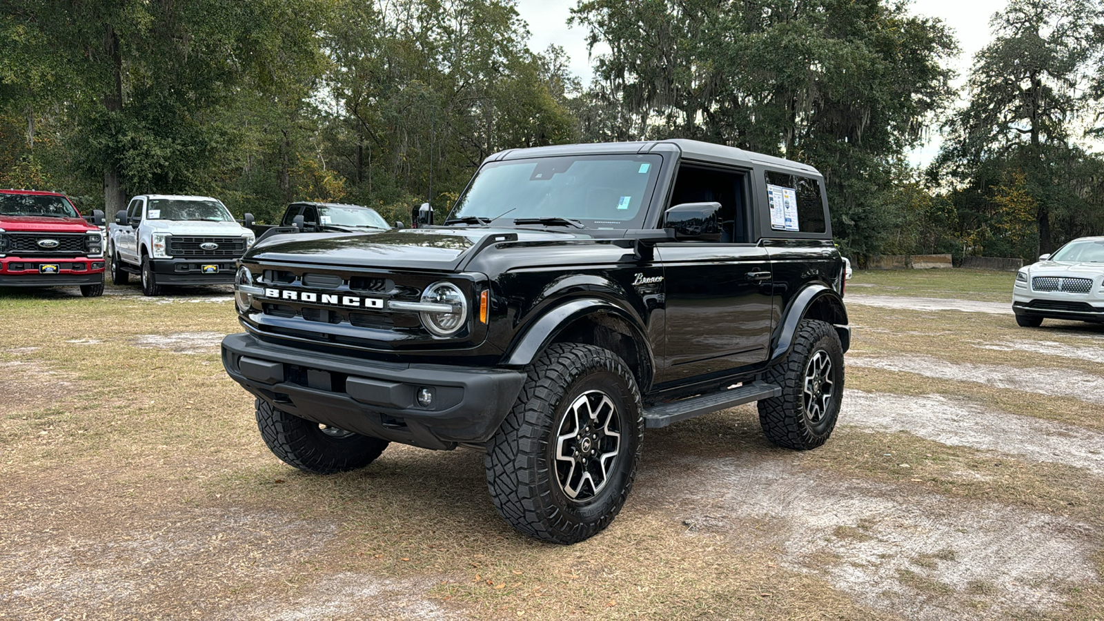 2023 Ford Bronco Outer Banks 2