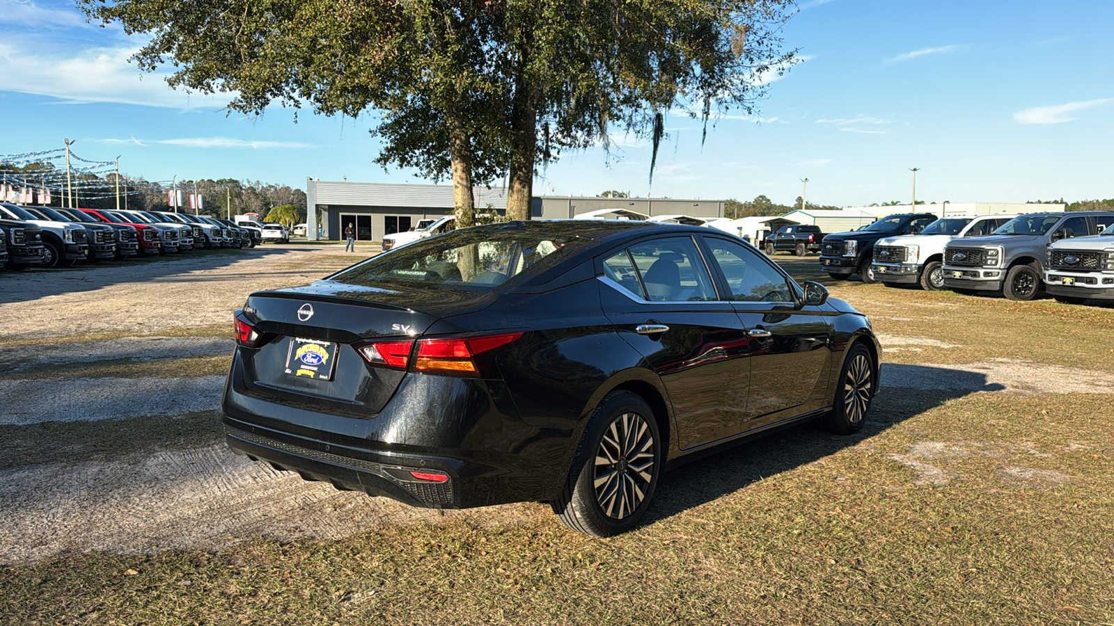 2023 Nissan Altima 2.5 SV 5