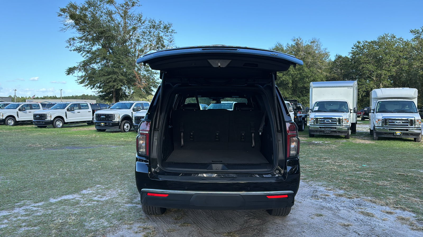 2023 Chevrolet Suburban LT 6