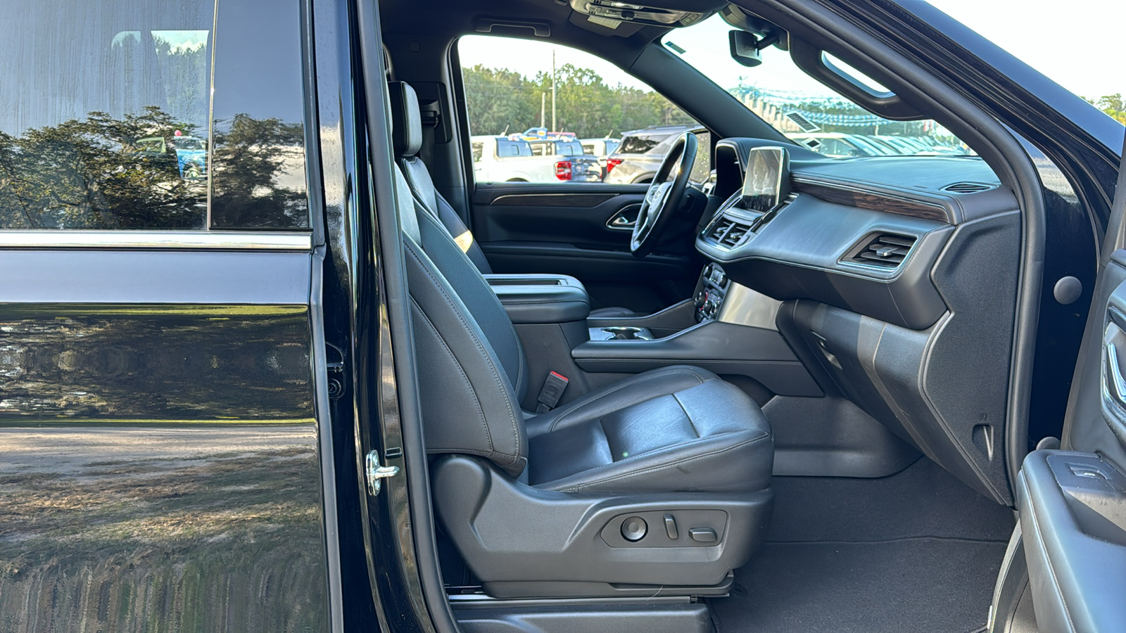 2023 Chevrolet Suburban LT 9