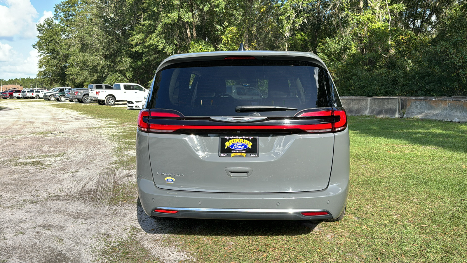 2023 Chrysler Pacifica Touring L 5