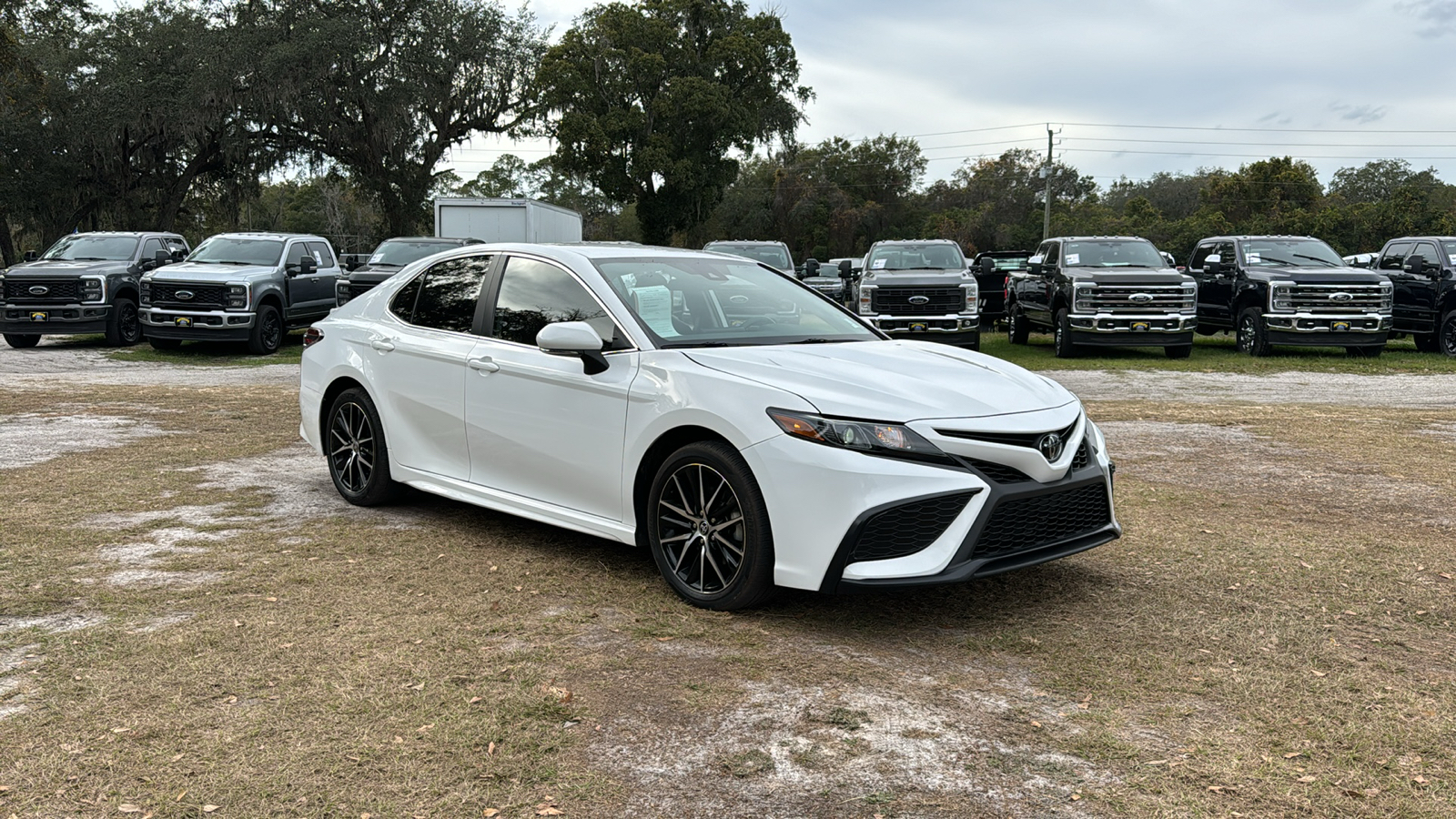 2023 Toyota Camry SE 1