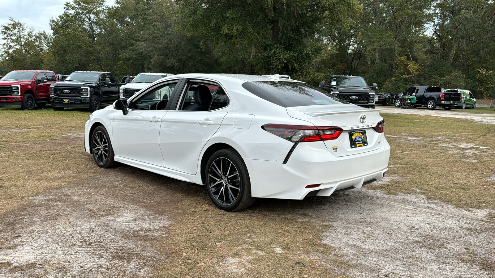 2023 Toyota Camry SE 4