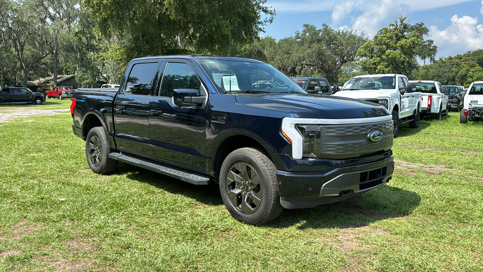 2023 Ford F-150 Lightning Lariat 1