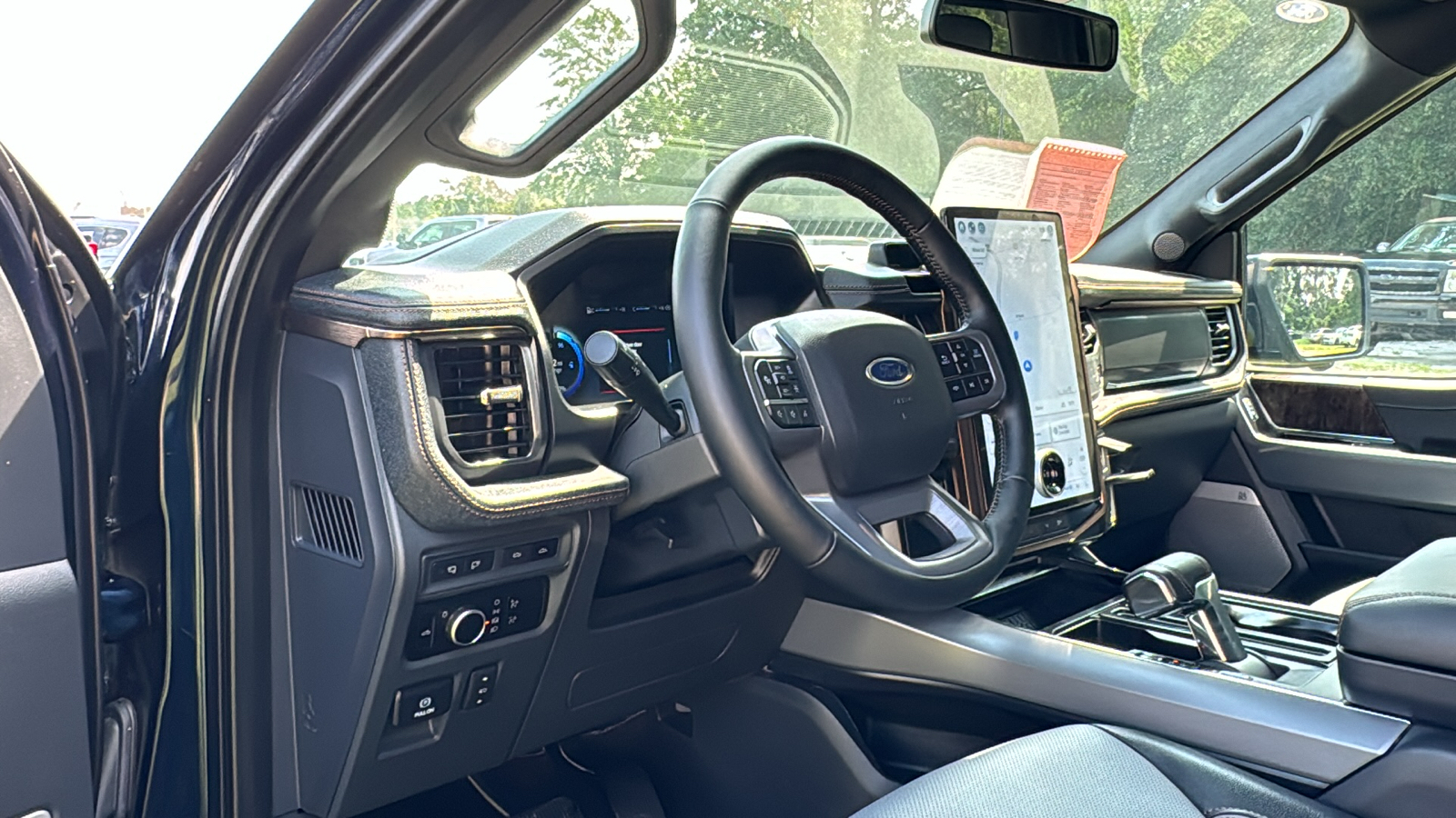 2023 Ford F-150 Lightning Lariat 33