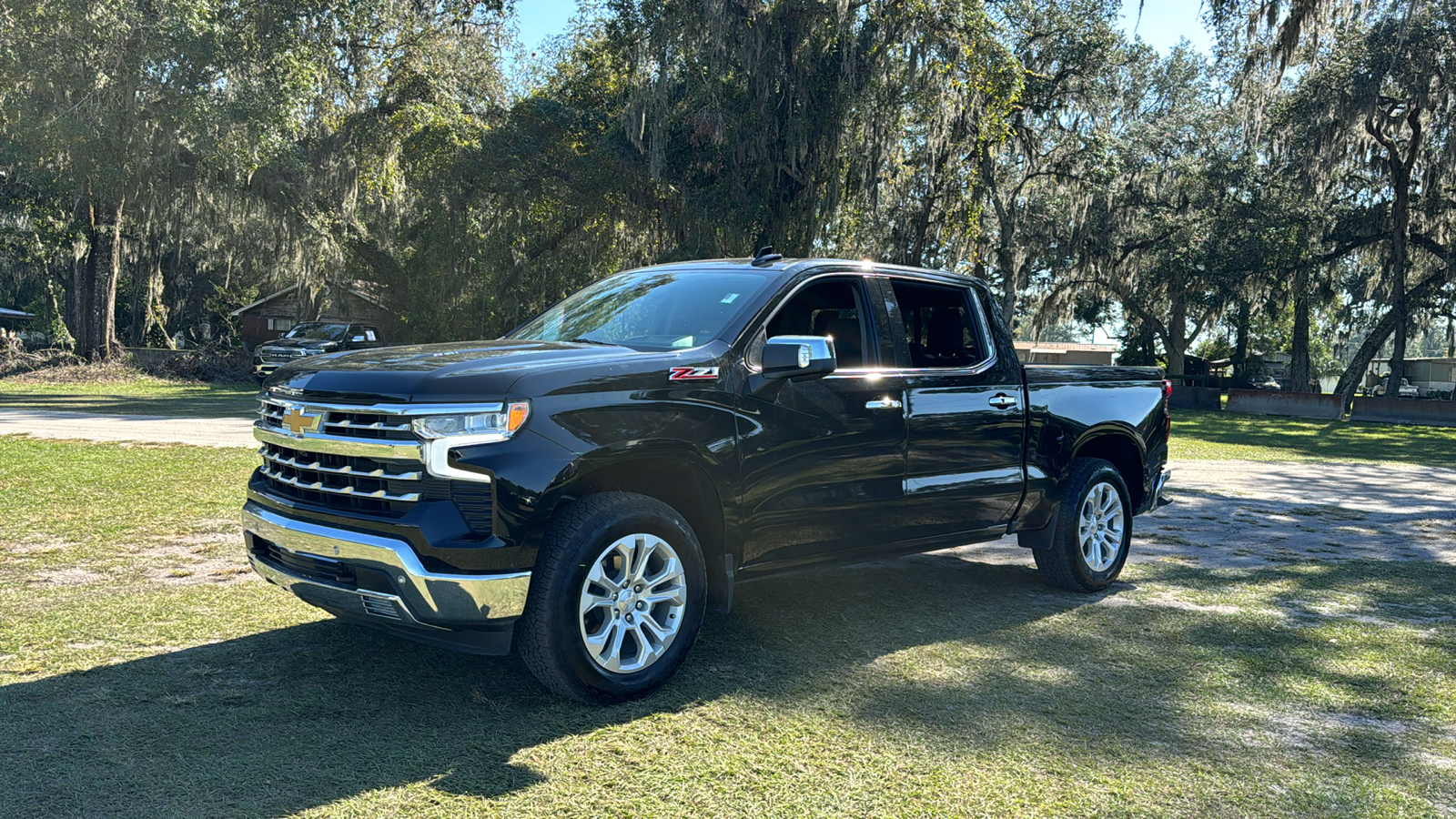 2023 Chevrolet Silverado 1500 LTZ 2