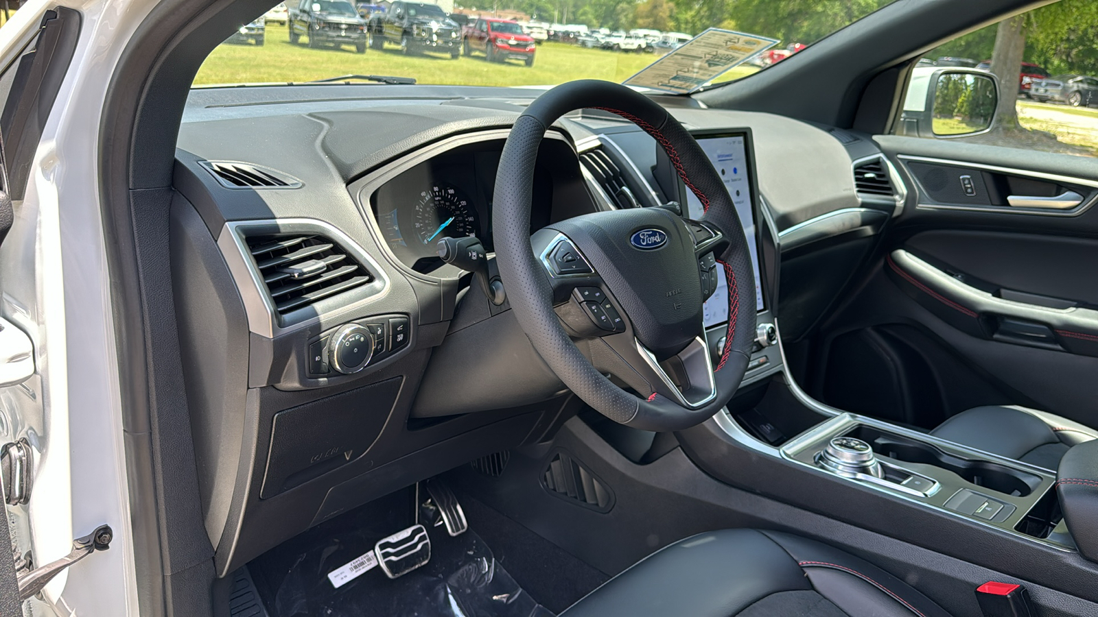 2024 Ford Edge ST Line 31