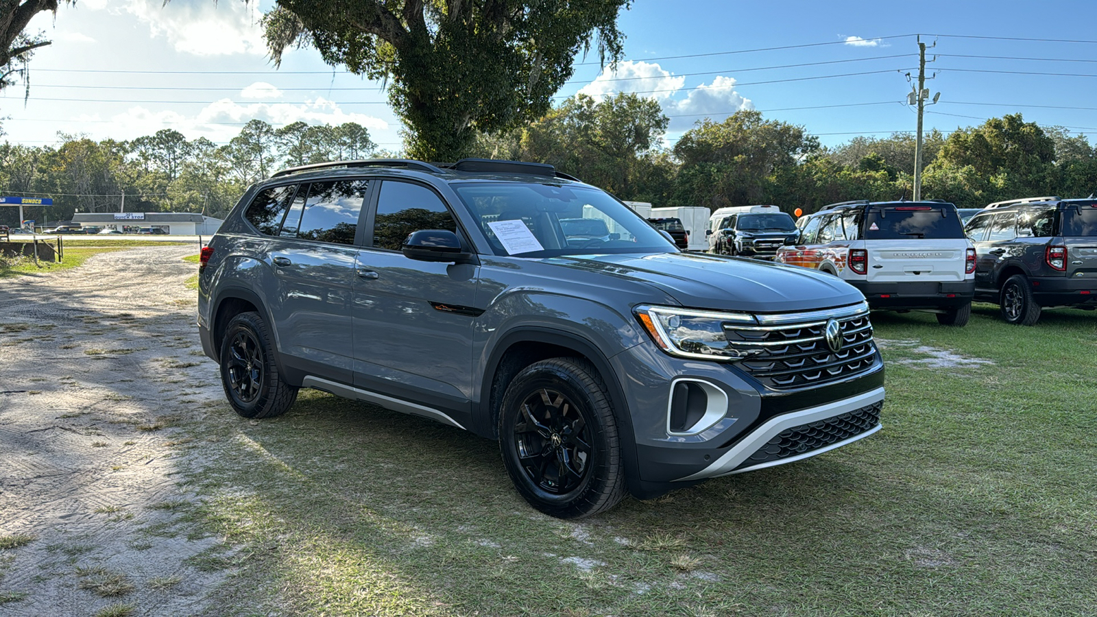 2024 Volkswagen Atlas 2.0T Peak Edition SE w/Technology 1