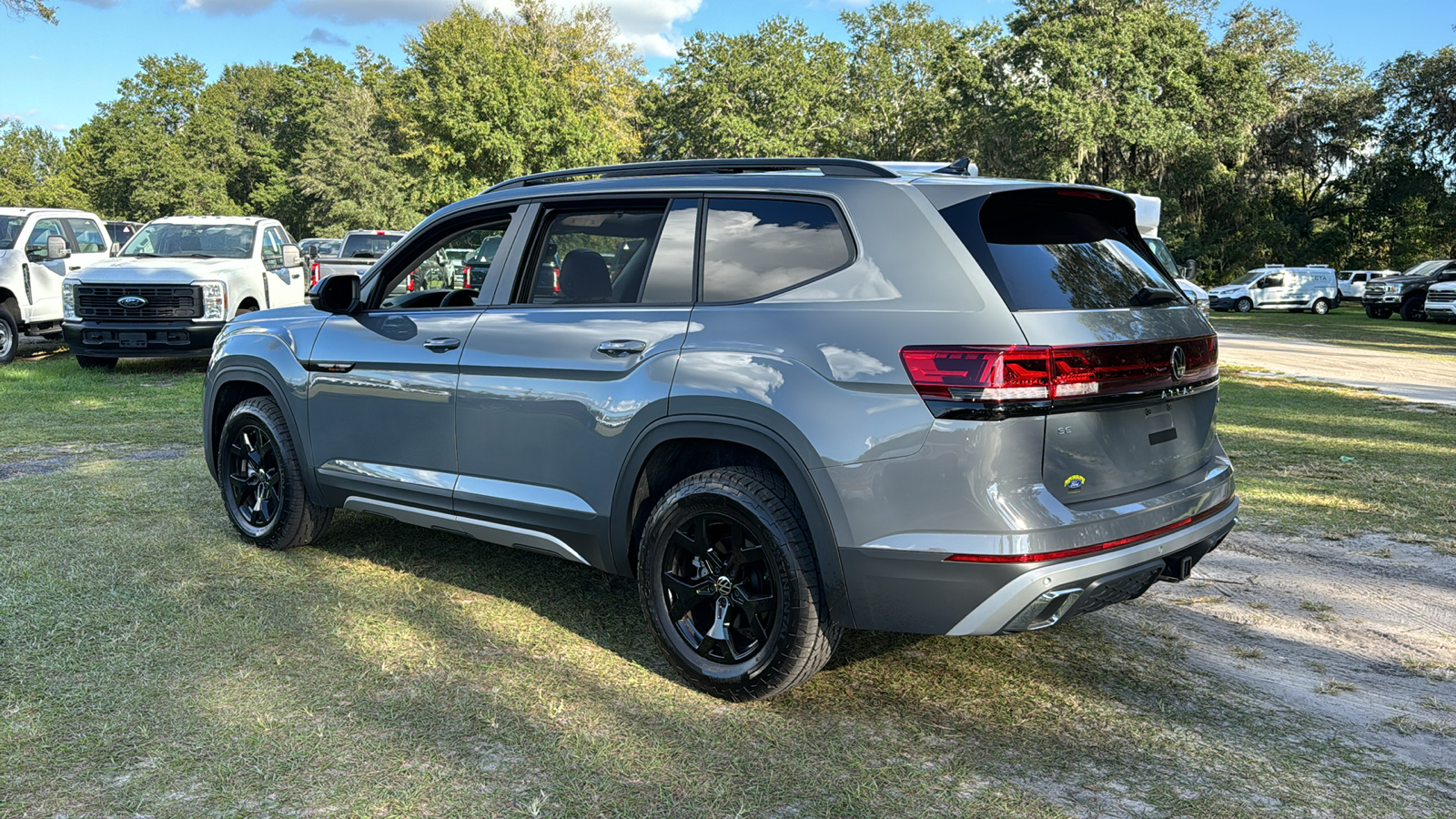 2024 Volkswagen Atlas 2.0T Peak Edition SE w/Technology 4