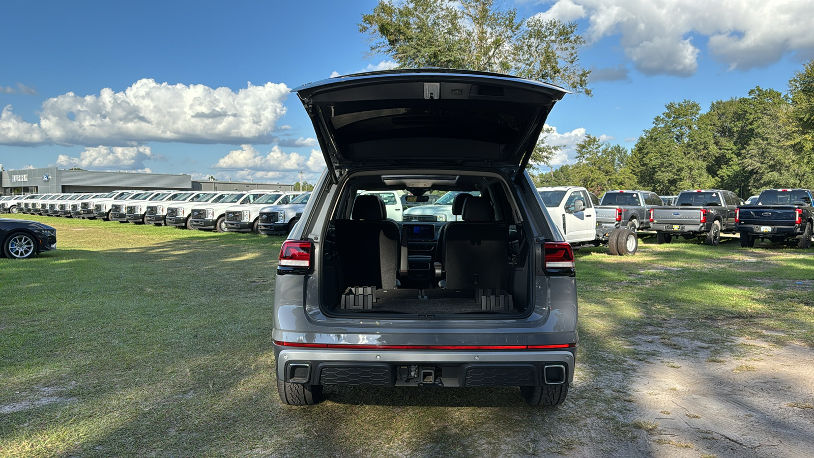 2024 Volkswagen Atlas 2.0T Peak Edition SE w/Technology 6