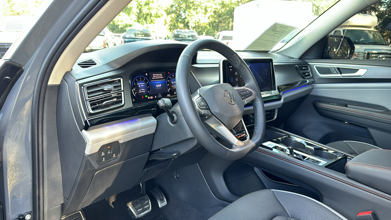 2024 Volkswagen Atlas 2.0T Peak Edition SE w/Technology 32