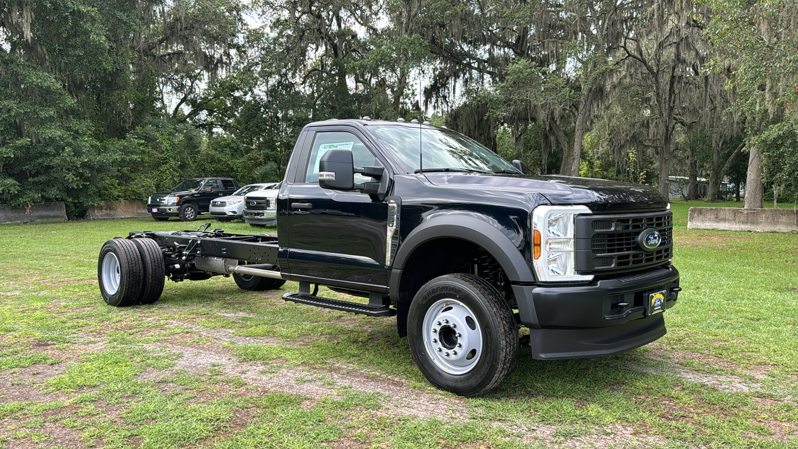 2024 Ford F-600SD XL 1