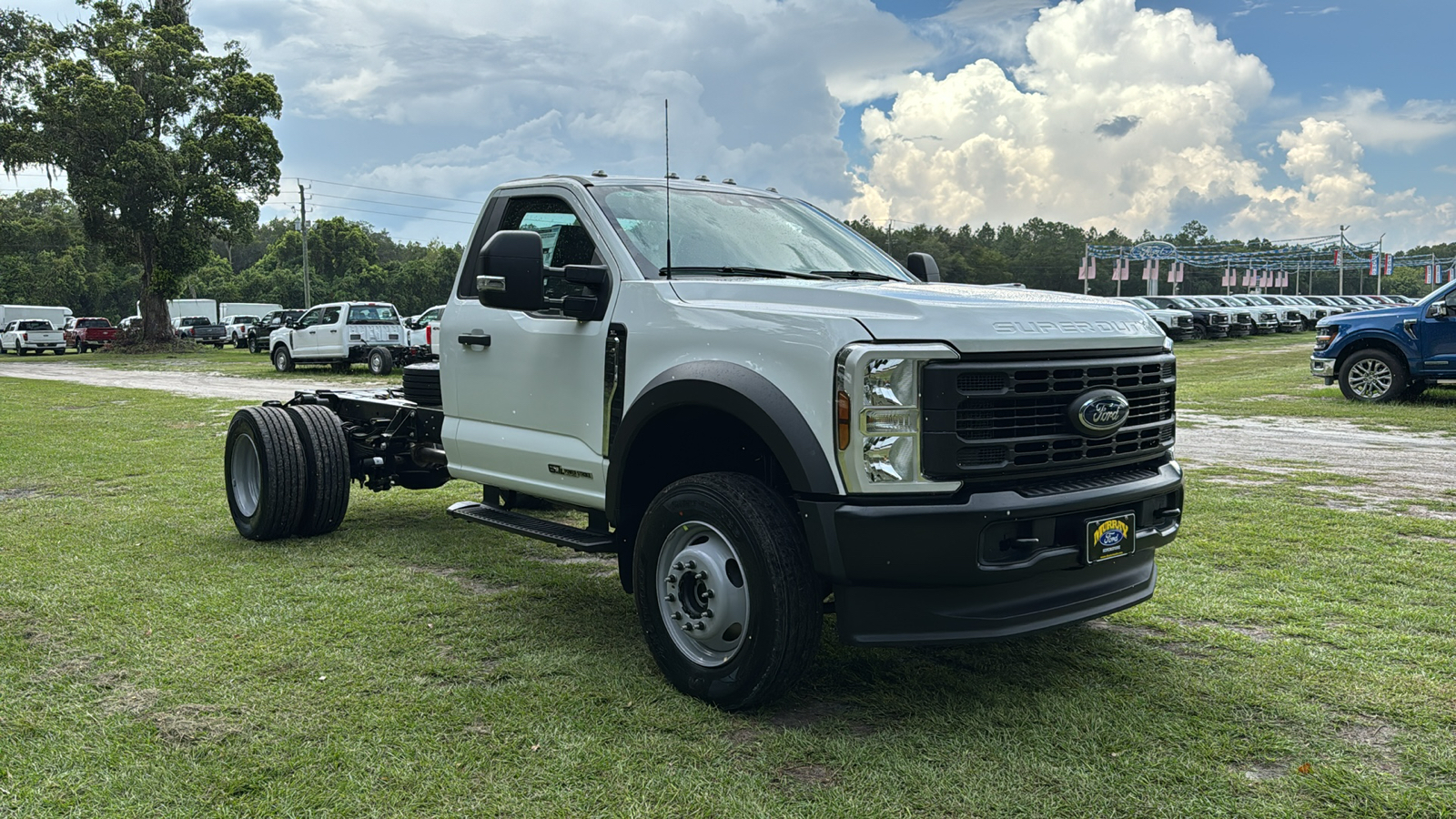 2024 Ford F-600 Super Duty  1