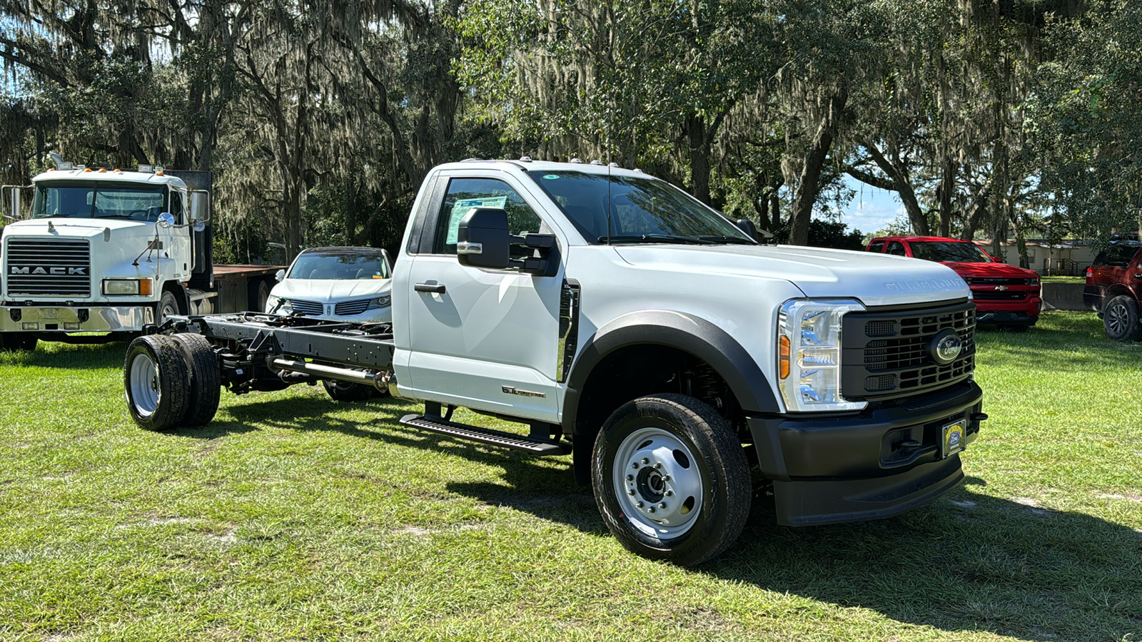 2024 Ford F-550SD XL 1