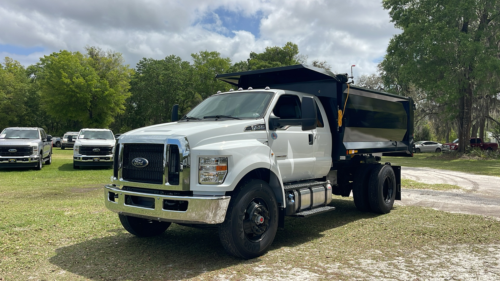 2024 Ford F-750SD Base 2