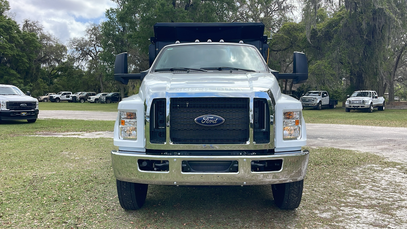 2024 Ford F-750SD Base 10