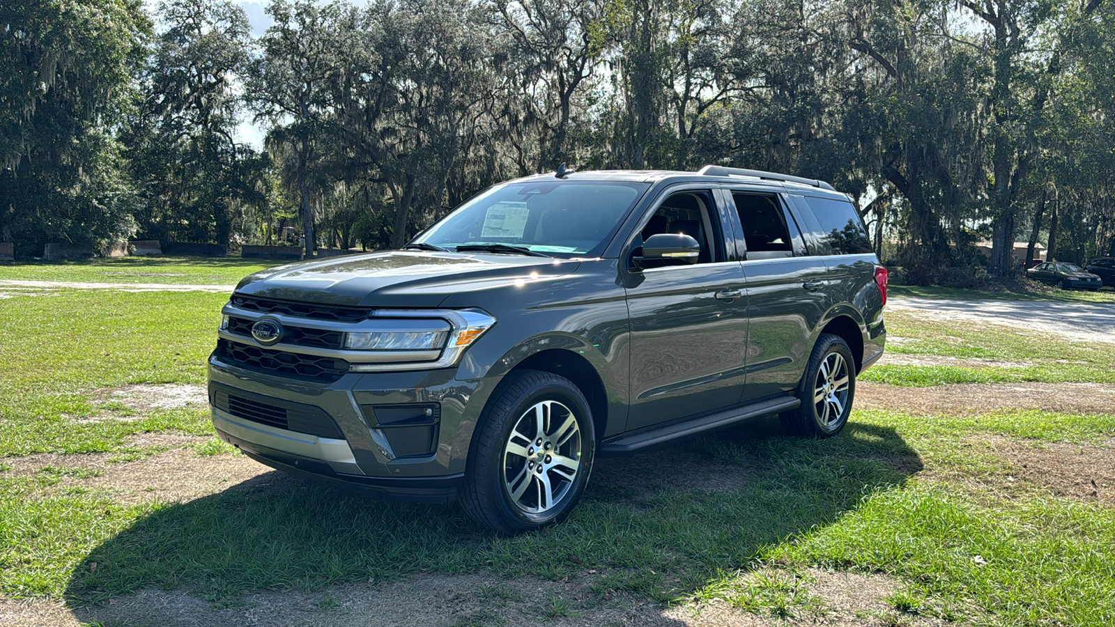 2024 Ford Expedition XLT 2