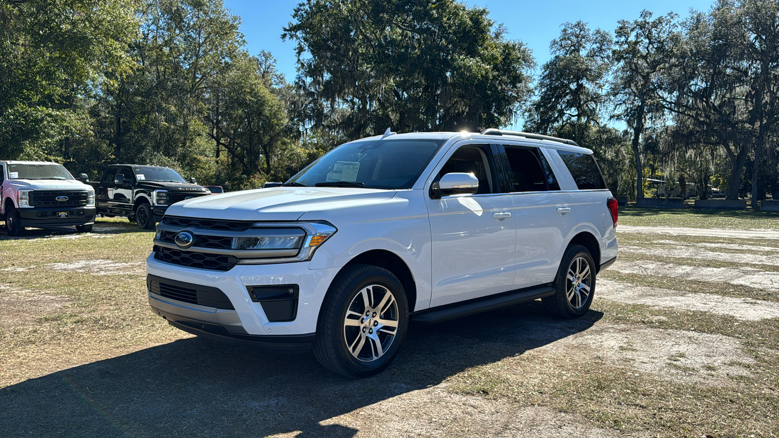 2024 Ford Expedition XLT 2