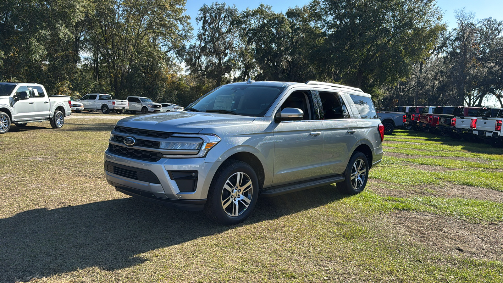 2024 Ford Expedition XLT 2