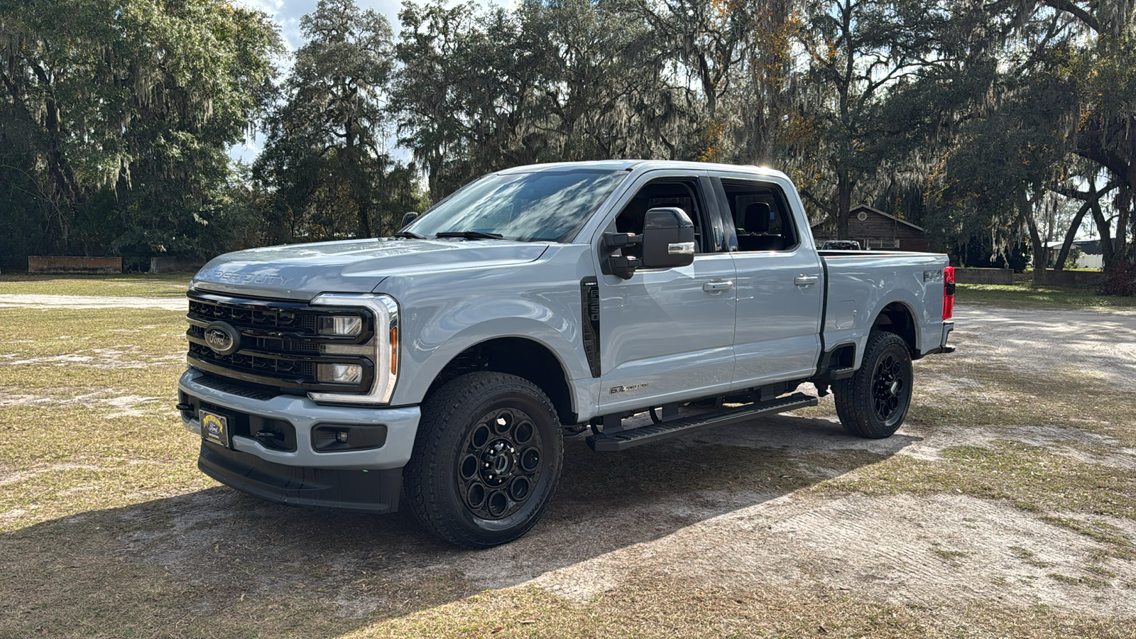 2024 Ford F-350SD Lariat 2