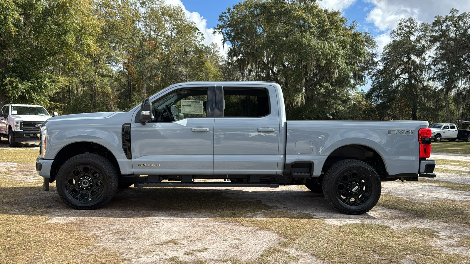 2024 Ford F-350SD Lariat 3