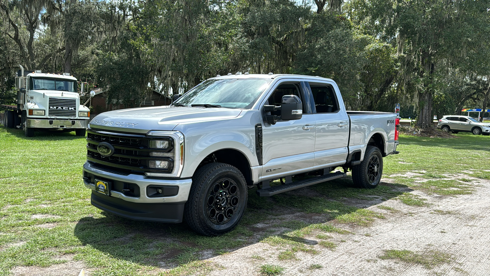 2024 Ford F-350SD Lariat 2