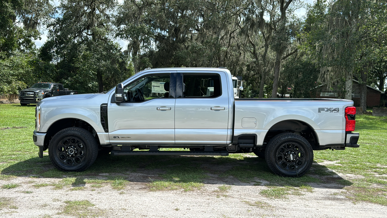 2024 Ford F-350SD Lariat 3