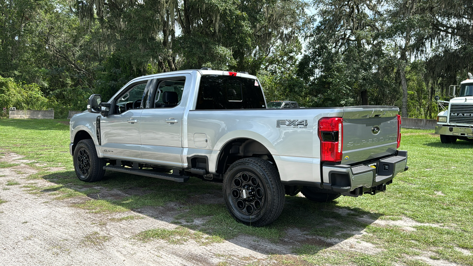 2024 Ford F-350SD Lariat 4