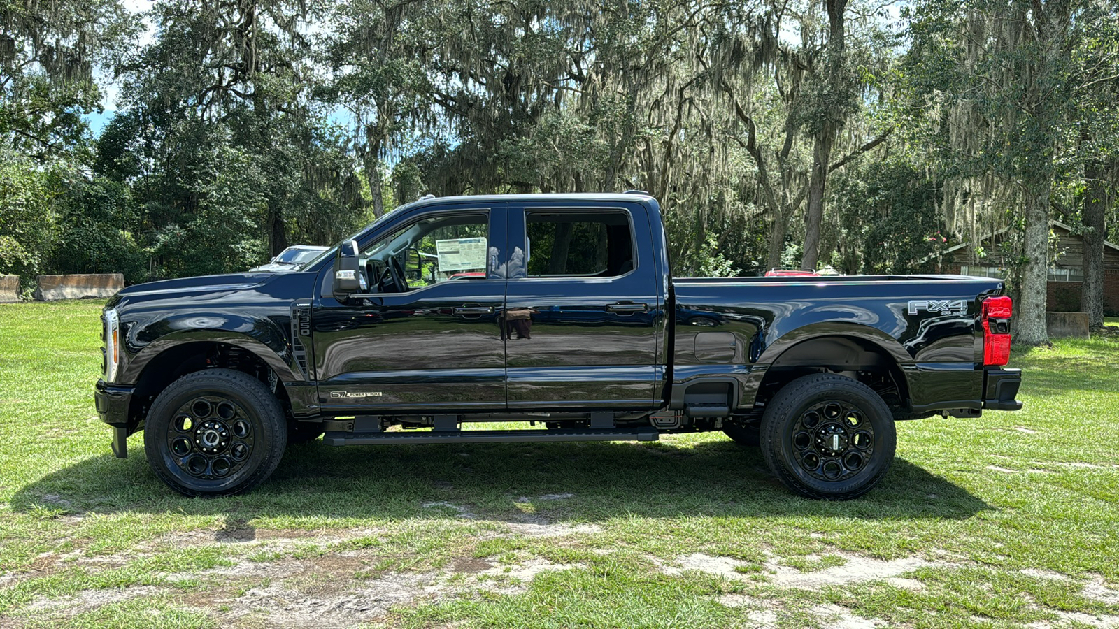 2024 Ford F-350SD Lariat 3