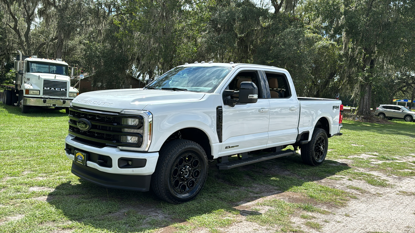 2024 Ford F-350SD Lariat 2