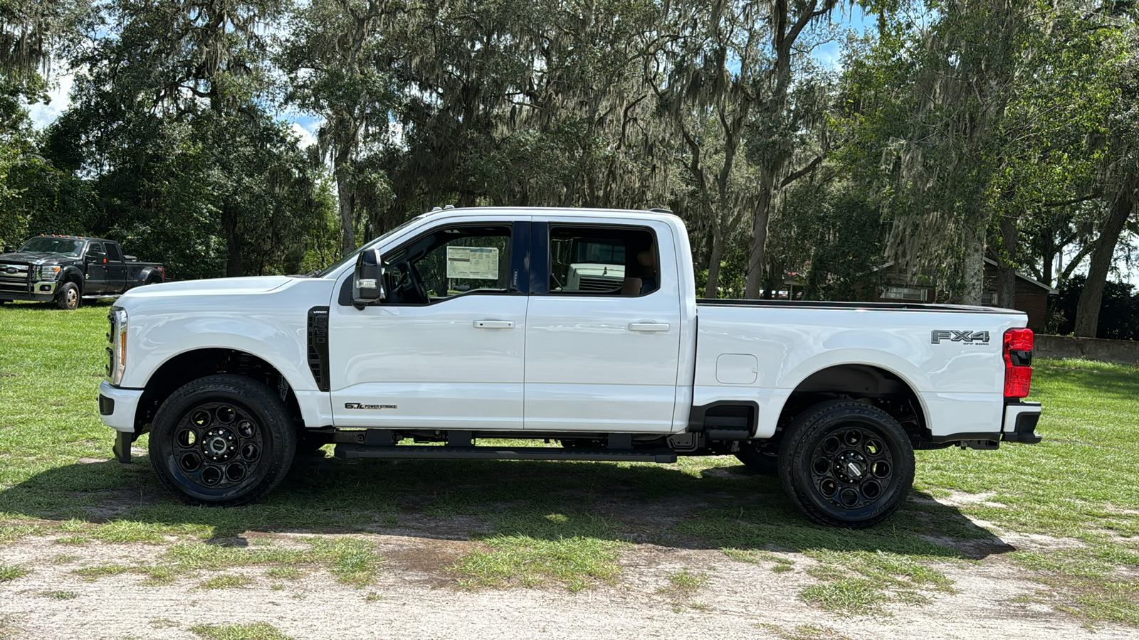 2024 Ford F-350SD Lariat 3