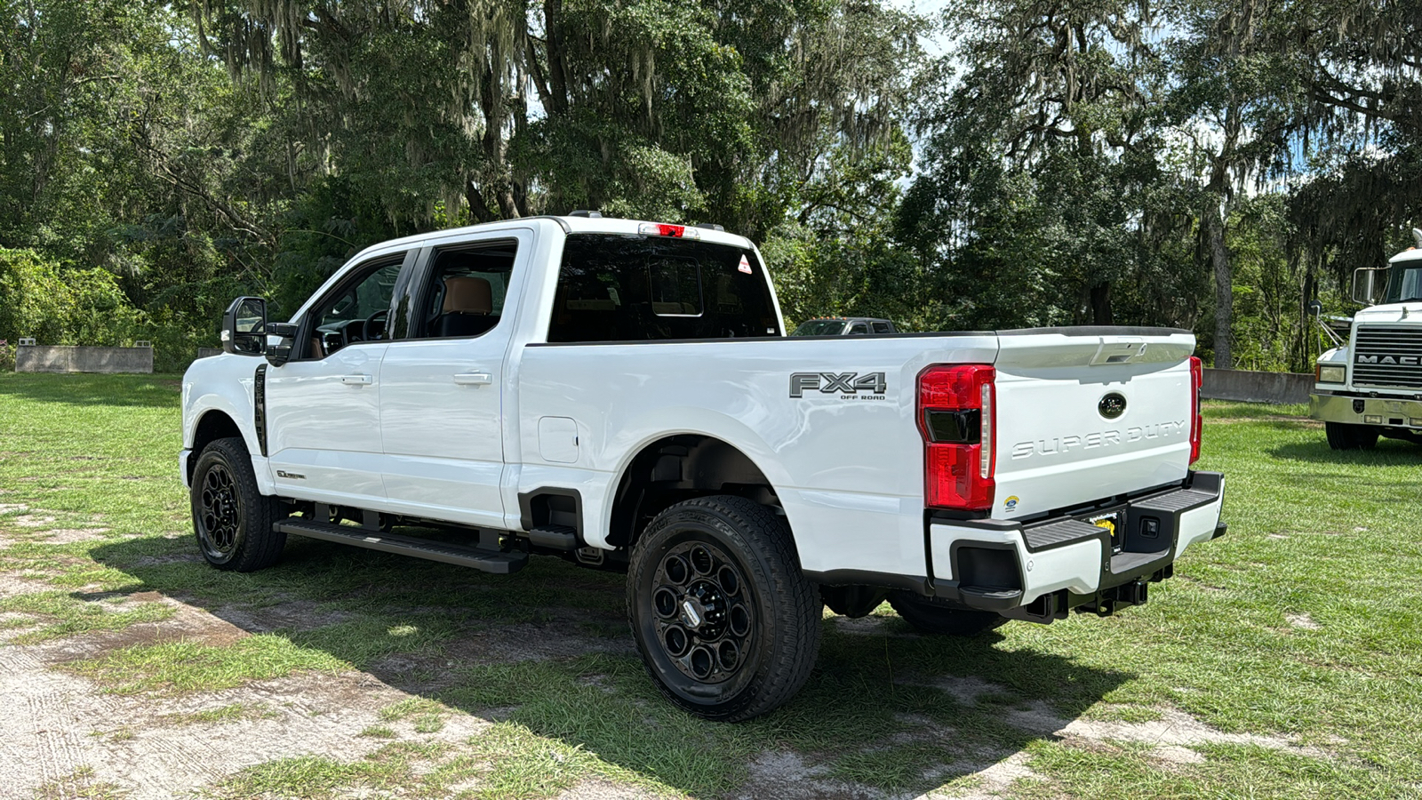 2024 Ford F-350SD Lariat 4