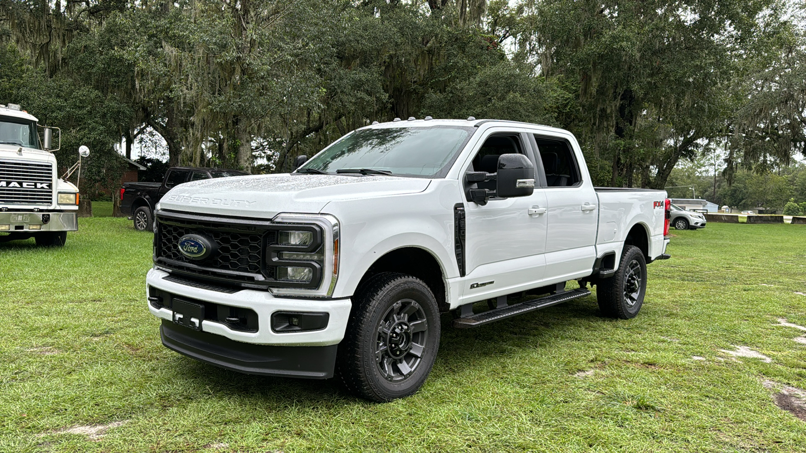 2024 Ford F-250SD Lariat 2