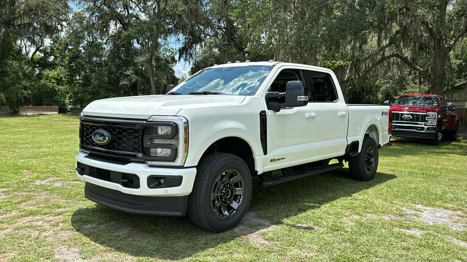 2024 Ford F-350SD Lariat 2