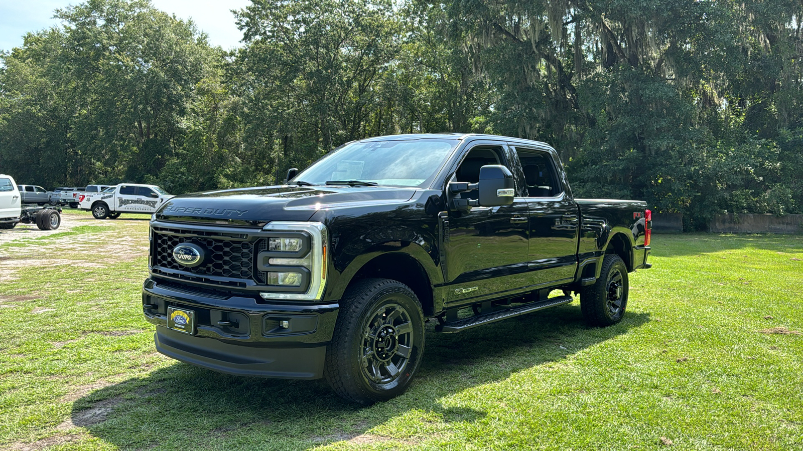 2024 Ford F-350SD Lariat 2