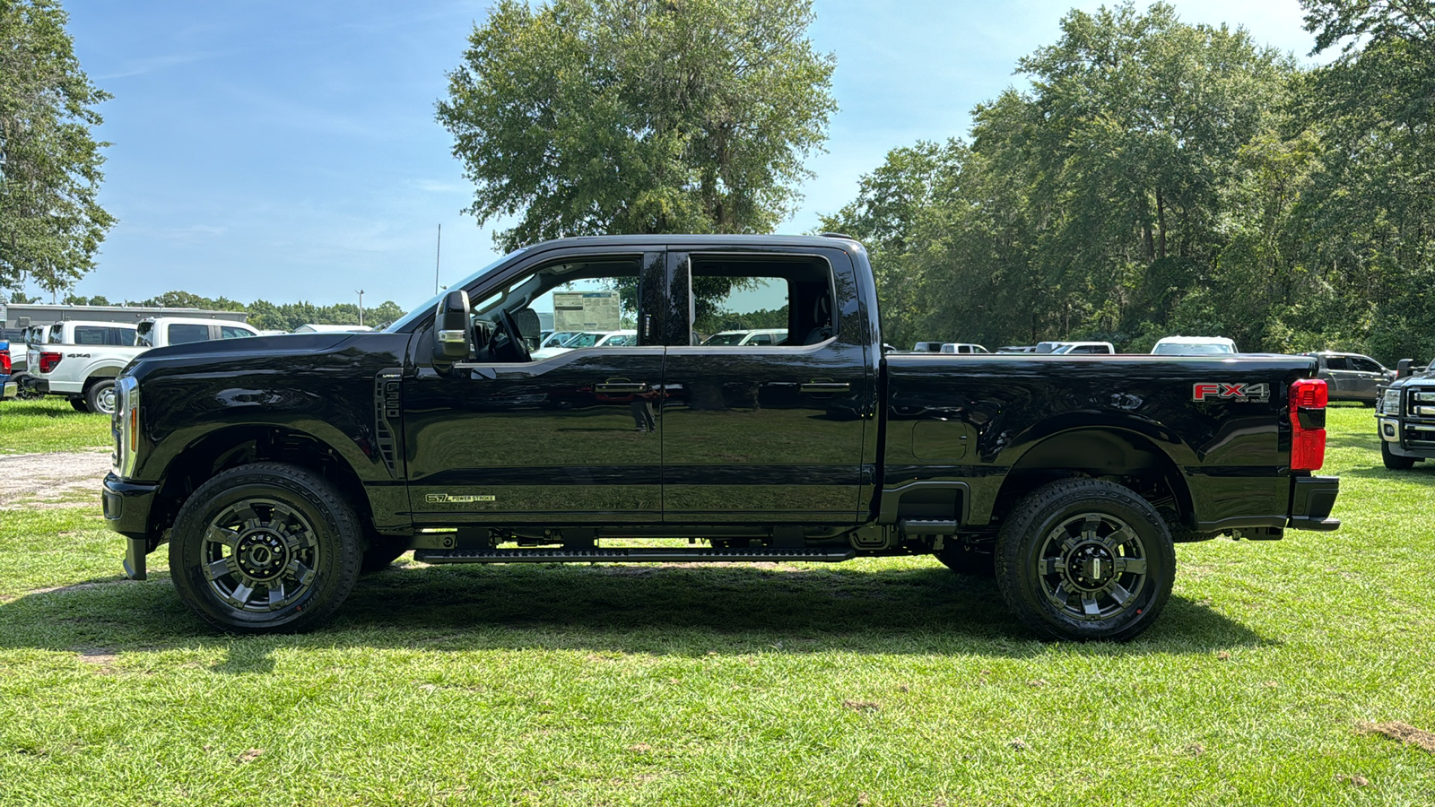 2024 Ford F-350SD Lariat 3