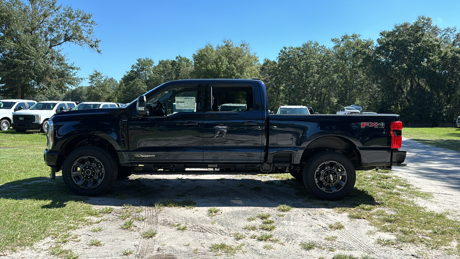 2024 Ford F-350SD Lariat 3