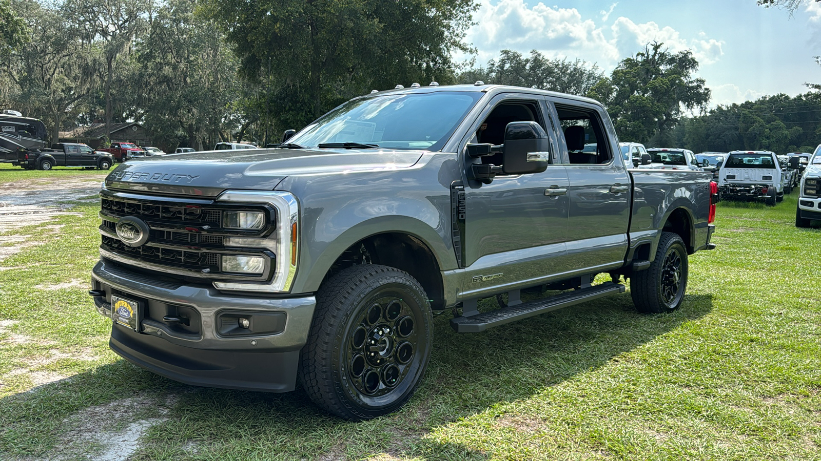 2024 Ford F-350SD Lariat 2