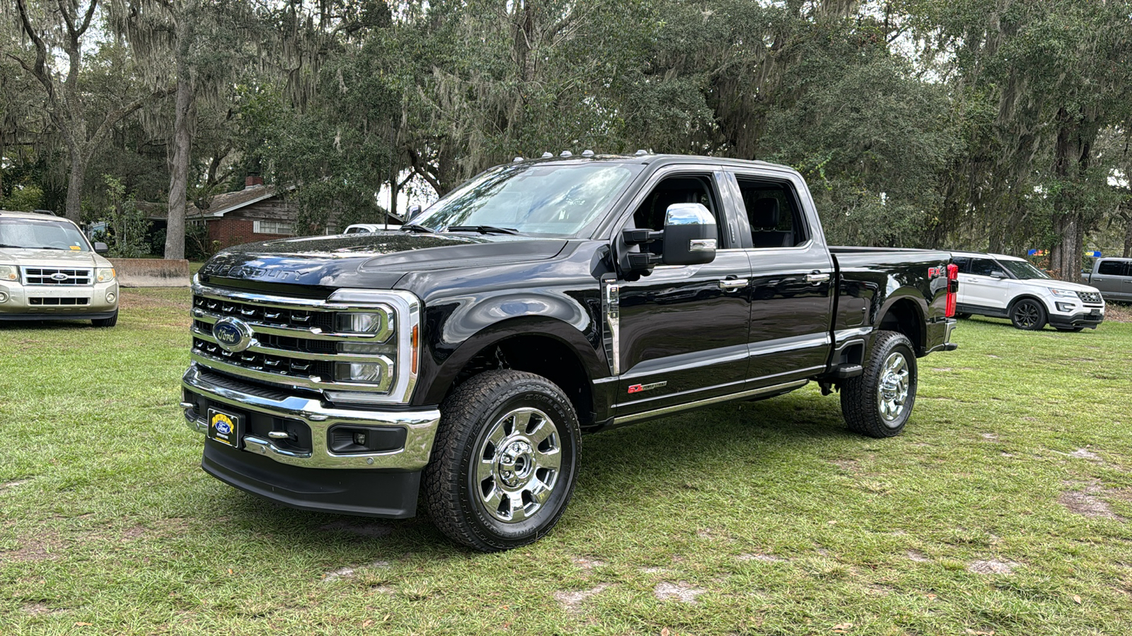 2024 Ford F-350SD Lariat 2