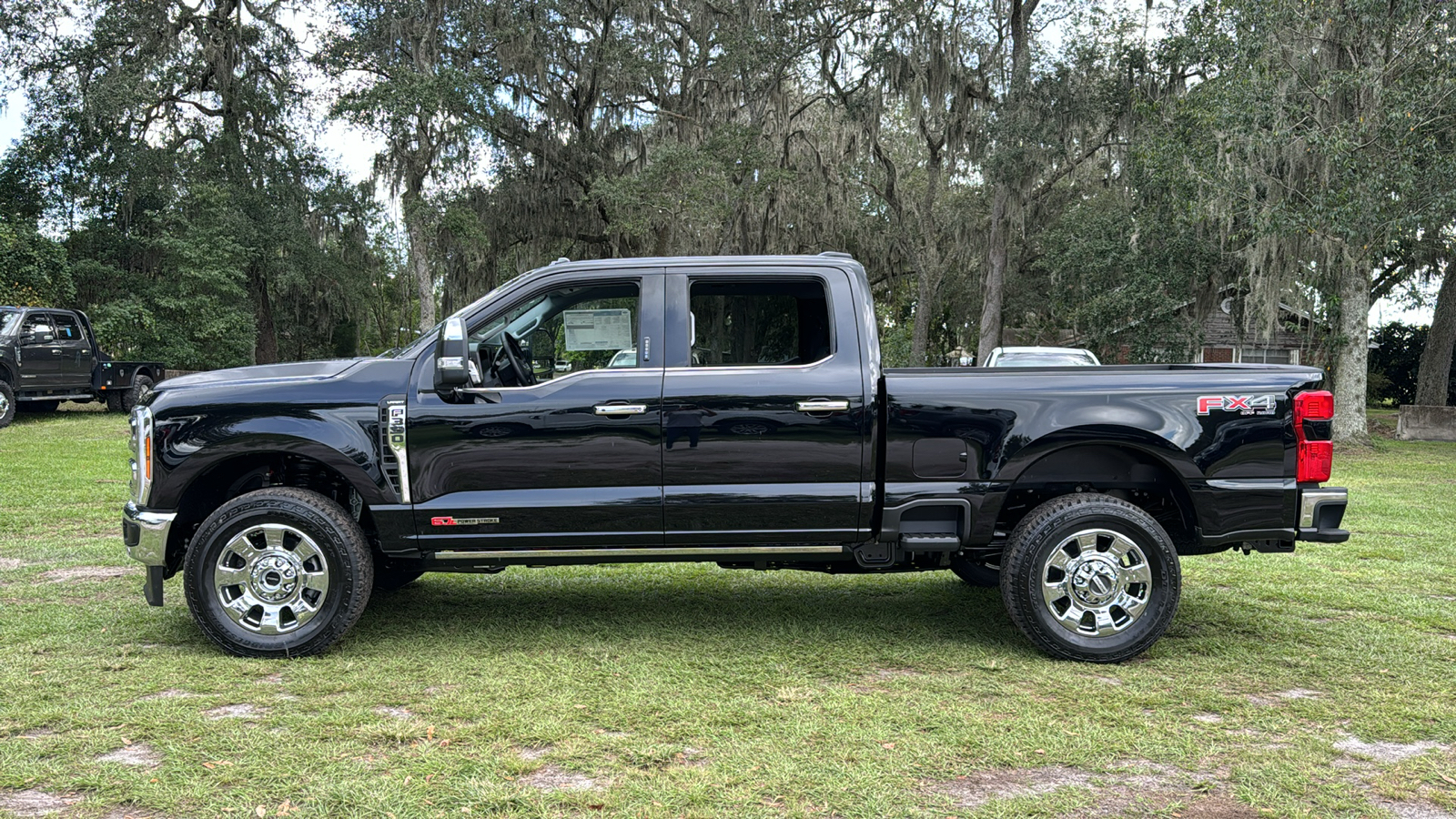 2024 Ford F-350SD Lariat 3