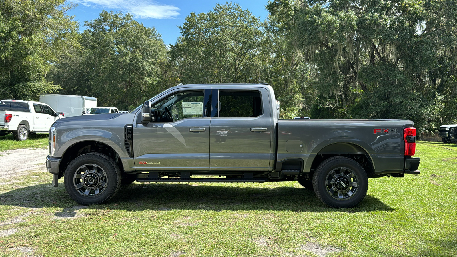 2024 Ford F-350SD Lariat 3