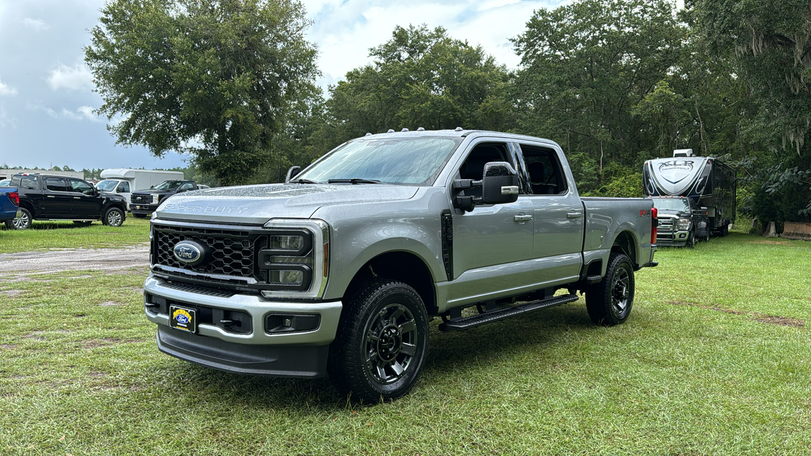 2024 Ford F-350SD Lariat 2