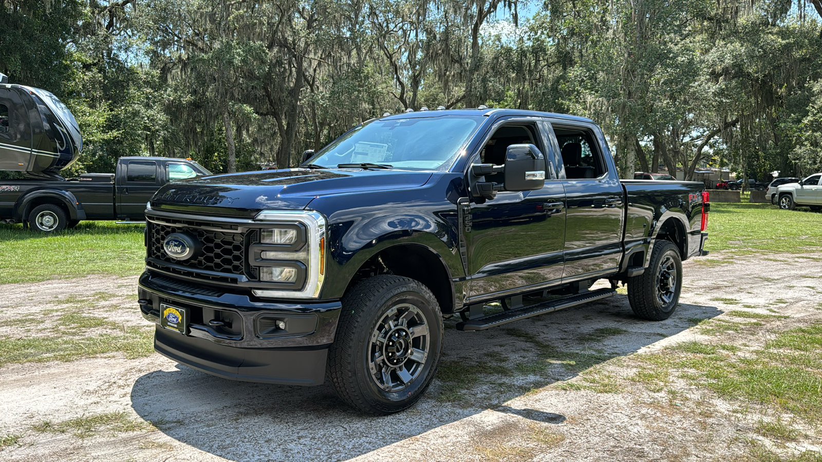 2024 Ford F-350SD Lariat 2