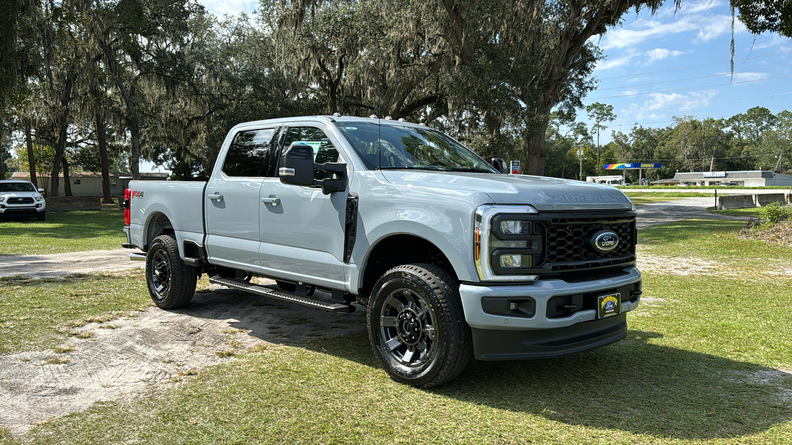 2024 Ford F-350SD Lariat 1