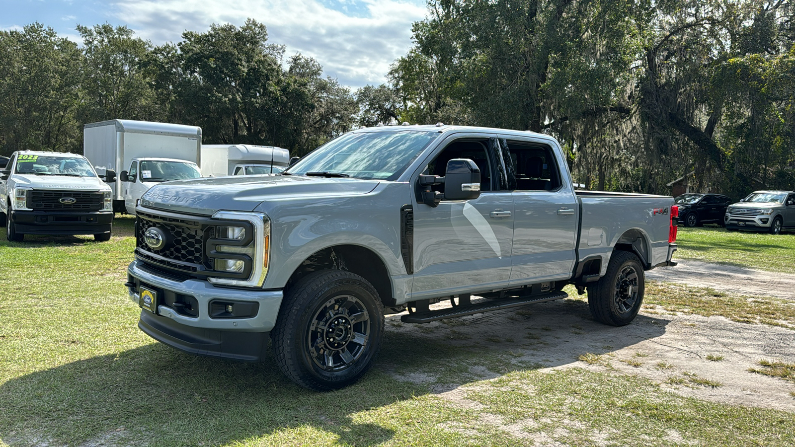 2024 Ford F-350SD Lariat 2