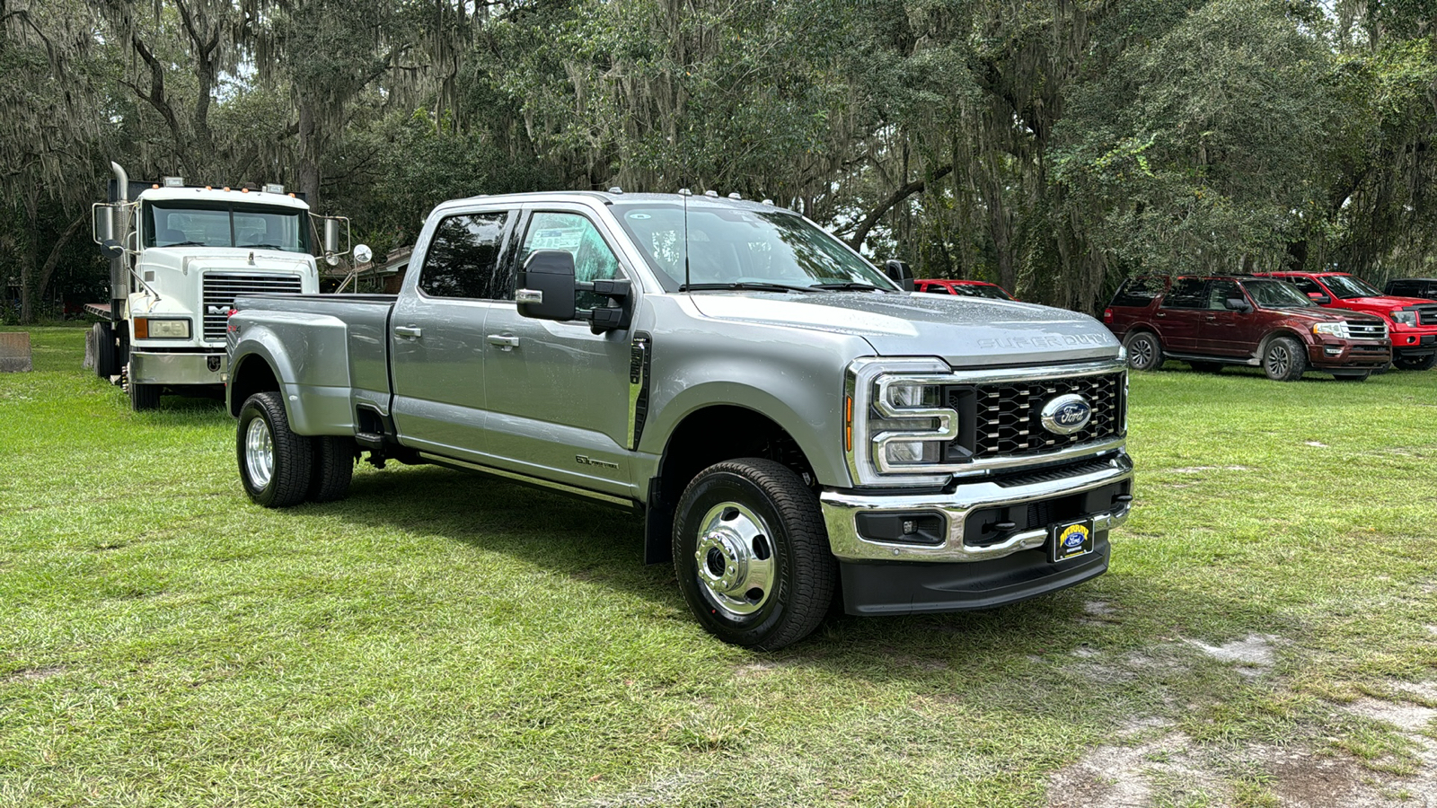 2024 Ford F-350SD Lariat 1