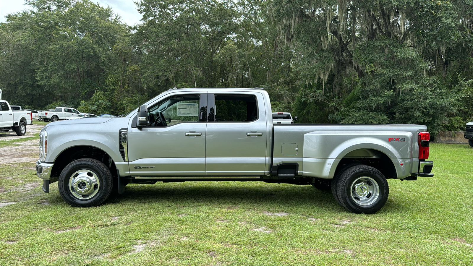 2024 Ford F-350SD Lariat 3