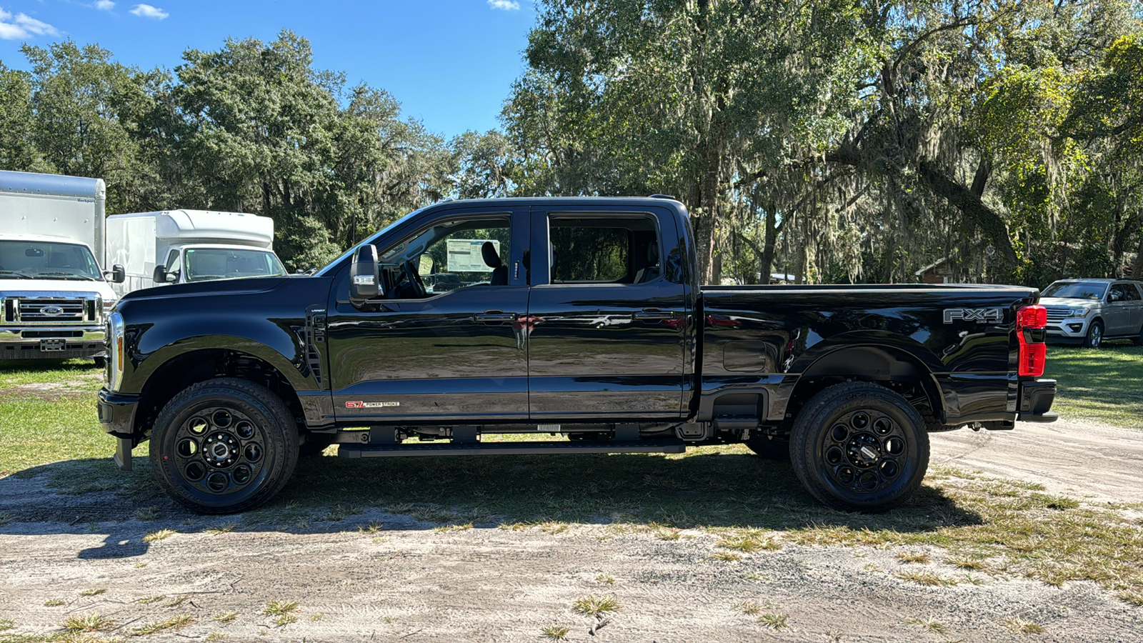 2024 Ford F-350SD Lariat 3