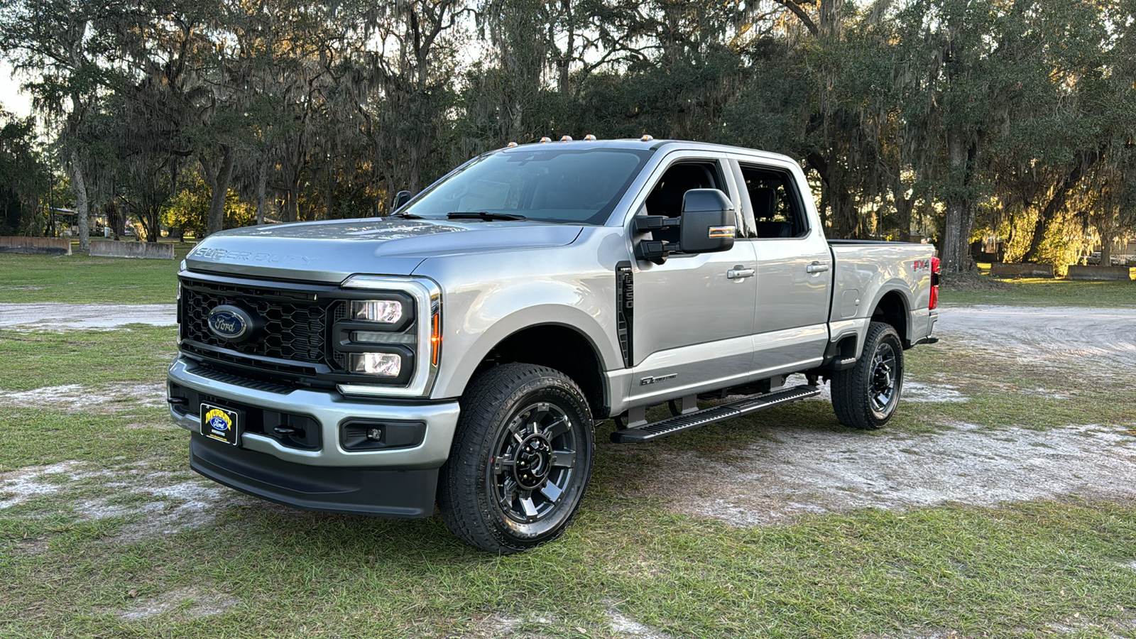 2024 Ford F-350SD Lariat 2